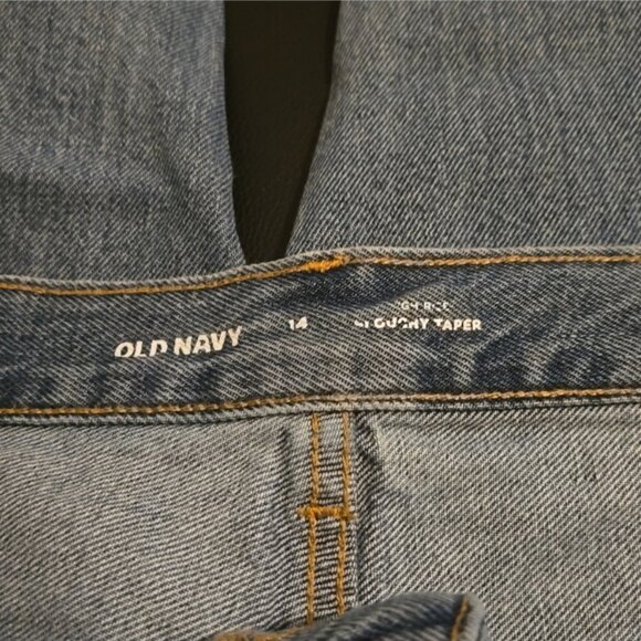 Old Navy Slouchy Taper Jeans - Picture 4 of 5